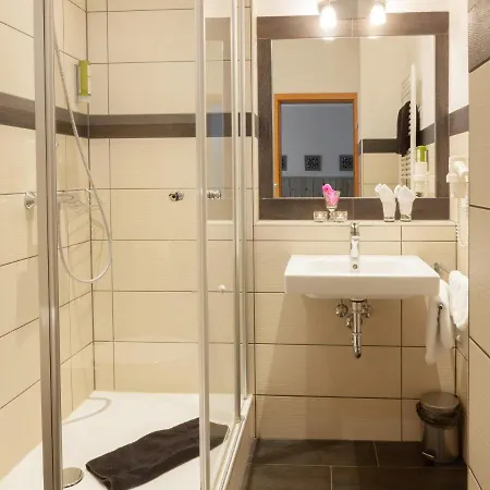 Vitalis بيت ضيافة 4*